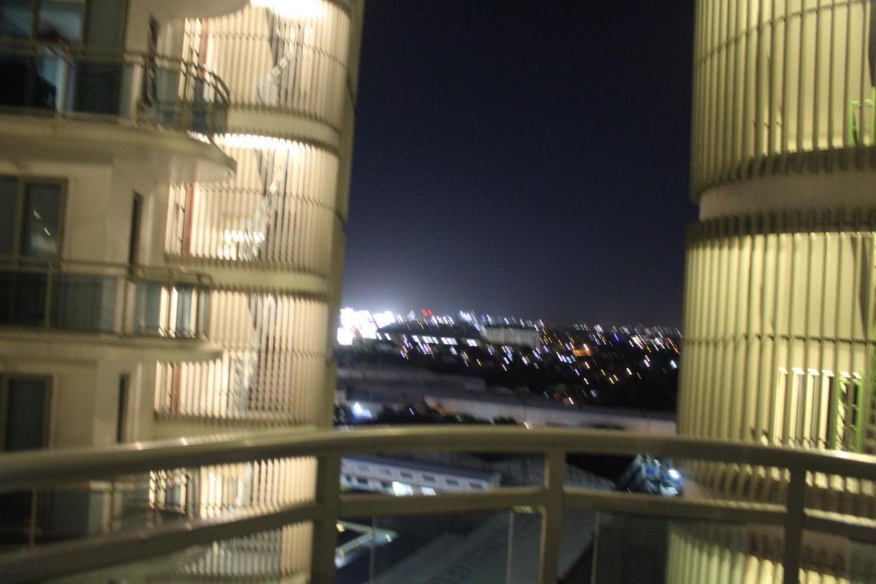 Azure C2 Balcony Wifi Near Mall Airport Multiple Units Paranaque City 외부 사진