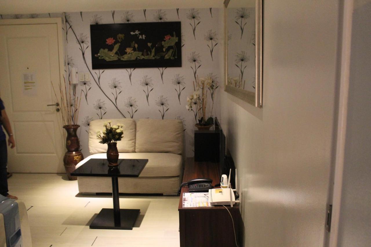 Azure C2 Balcony Wifi Near Mall Airport Multiple Units Paranaque City 외부 사진