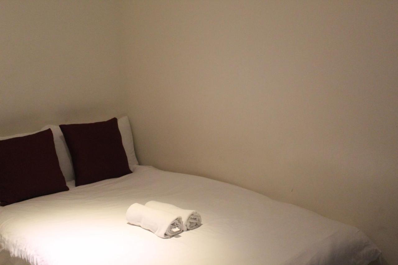 Azure C2 Balcony Wifi Near Mall Airport Multiple Units Paranaque City 외부 사진